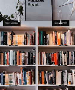Expo et vente de livres — Re-read